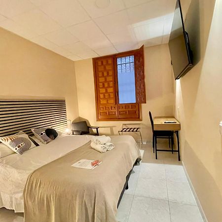 Jubilus Rooms โตเลโด ภายนอก รูปภาพ